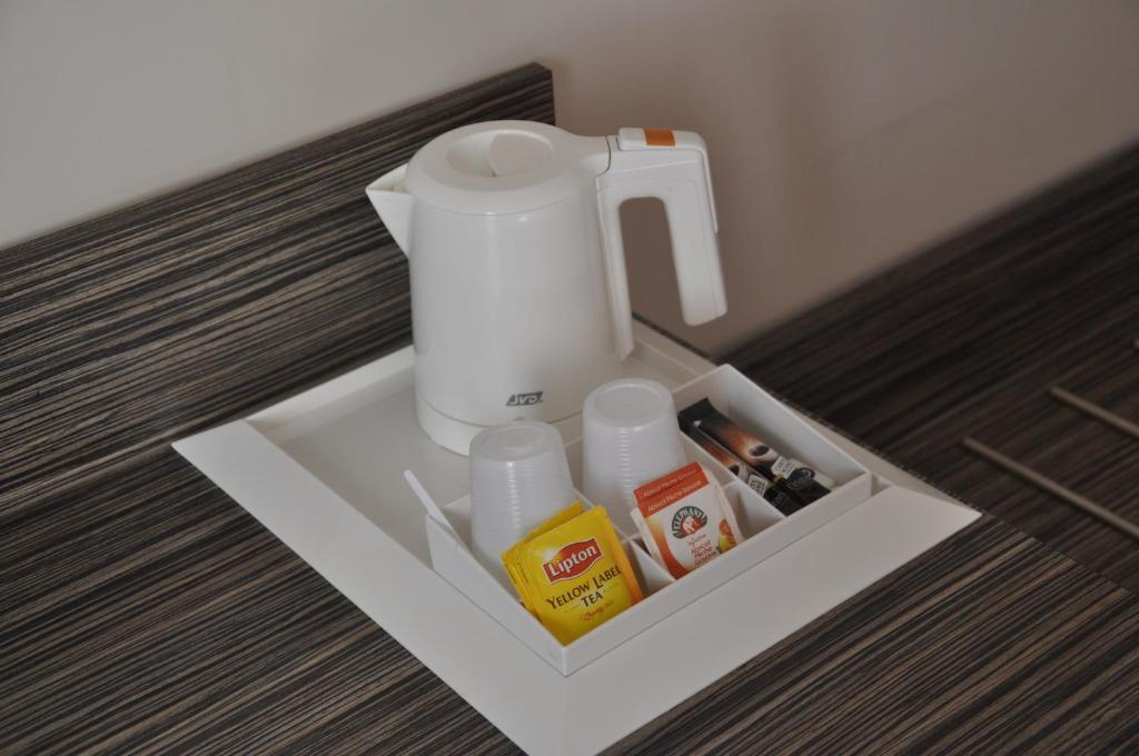 Hotel Caiman Pierrelatte Δωμάτιο φωτογραφία