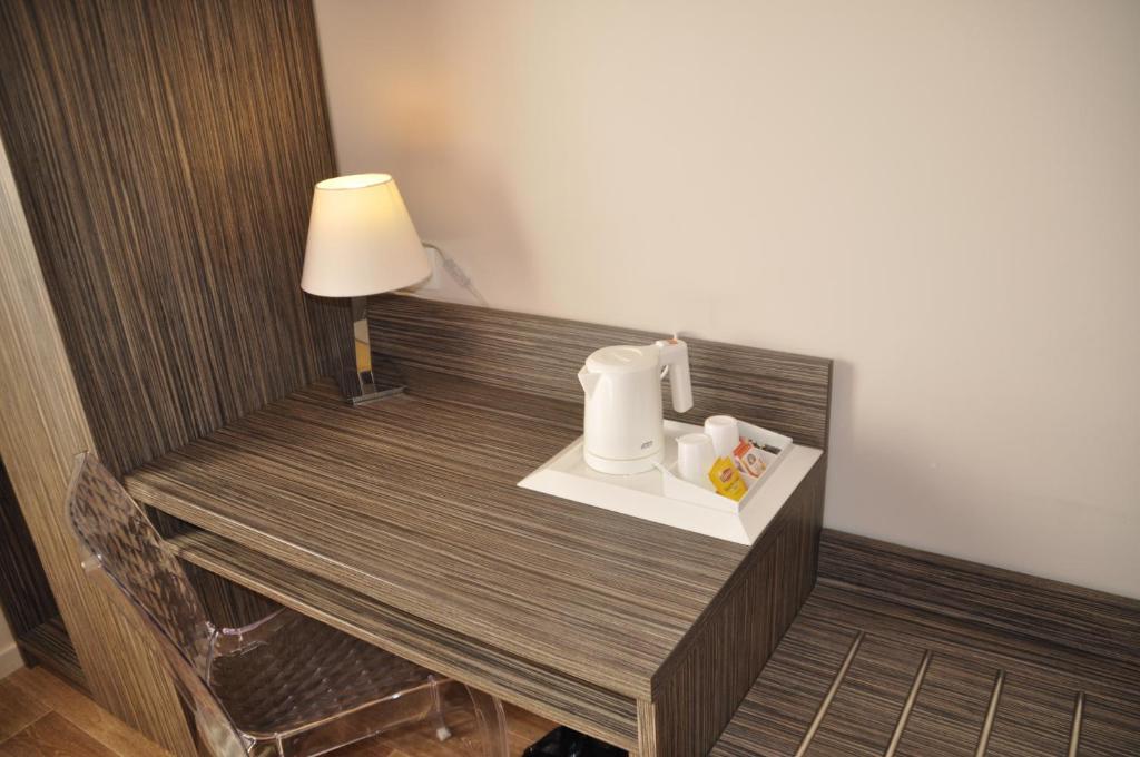 Hotel Caiman Pierrelatte Δωμάτιο φωτογραφία